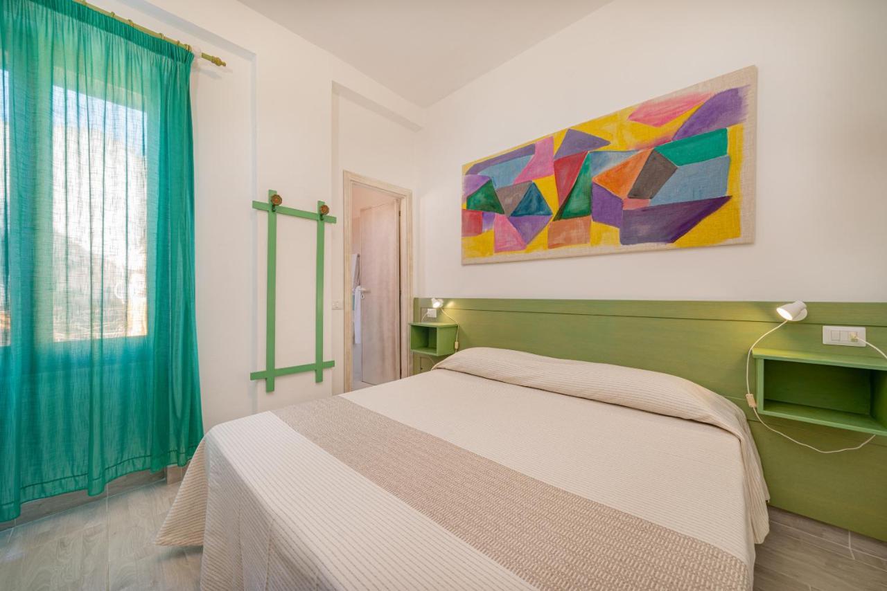 Hotel Marinaro Santa Teresa Gallura Extérieur photo