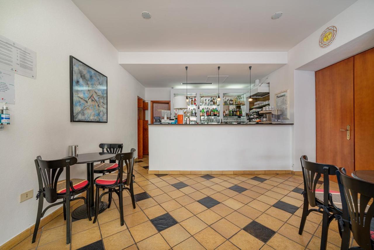 Hotel Marinaro Santa Teresa Gallura Extérieur photo
