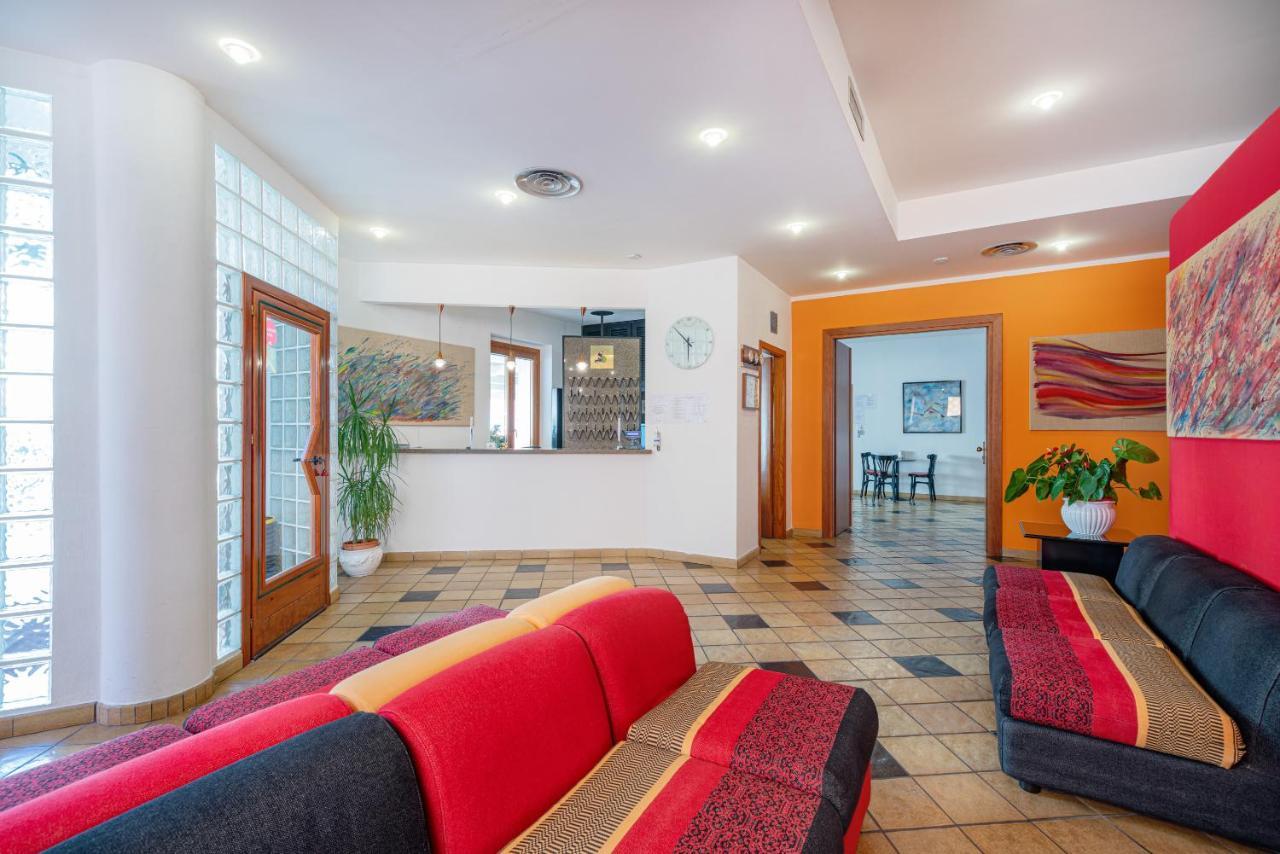 Hotel Marinaro Santa Teresa Gallura Extérieur photo