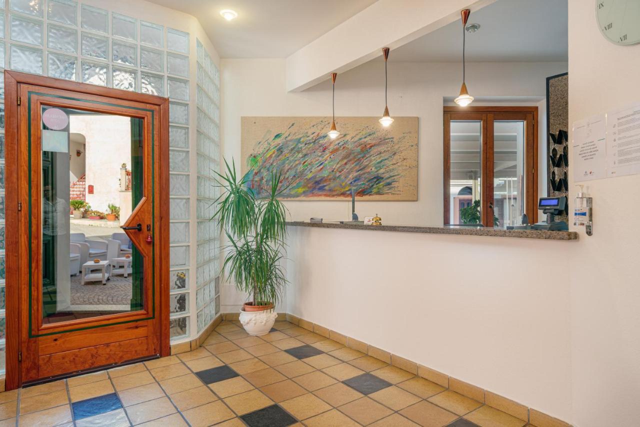 Hotel Marinaro Santa Teresa Gallura Extérieur photo