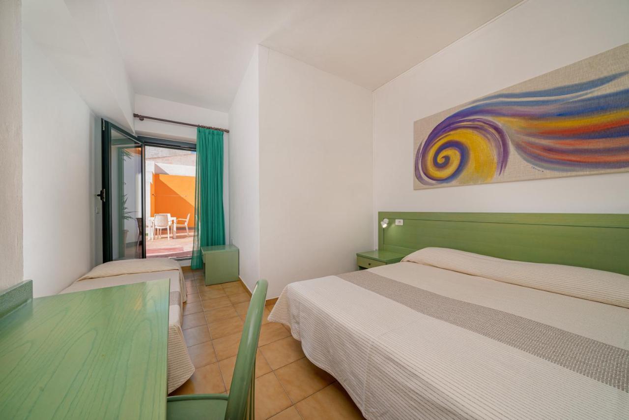 Hotel Marinaro Santa Teresa Gallura Extérieur photo