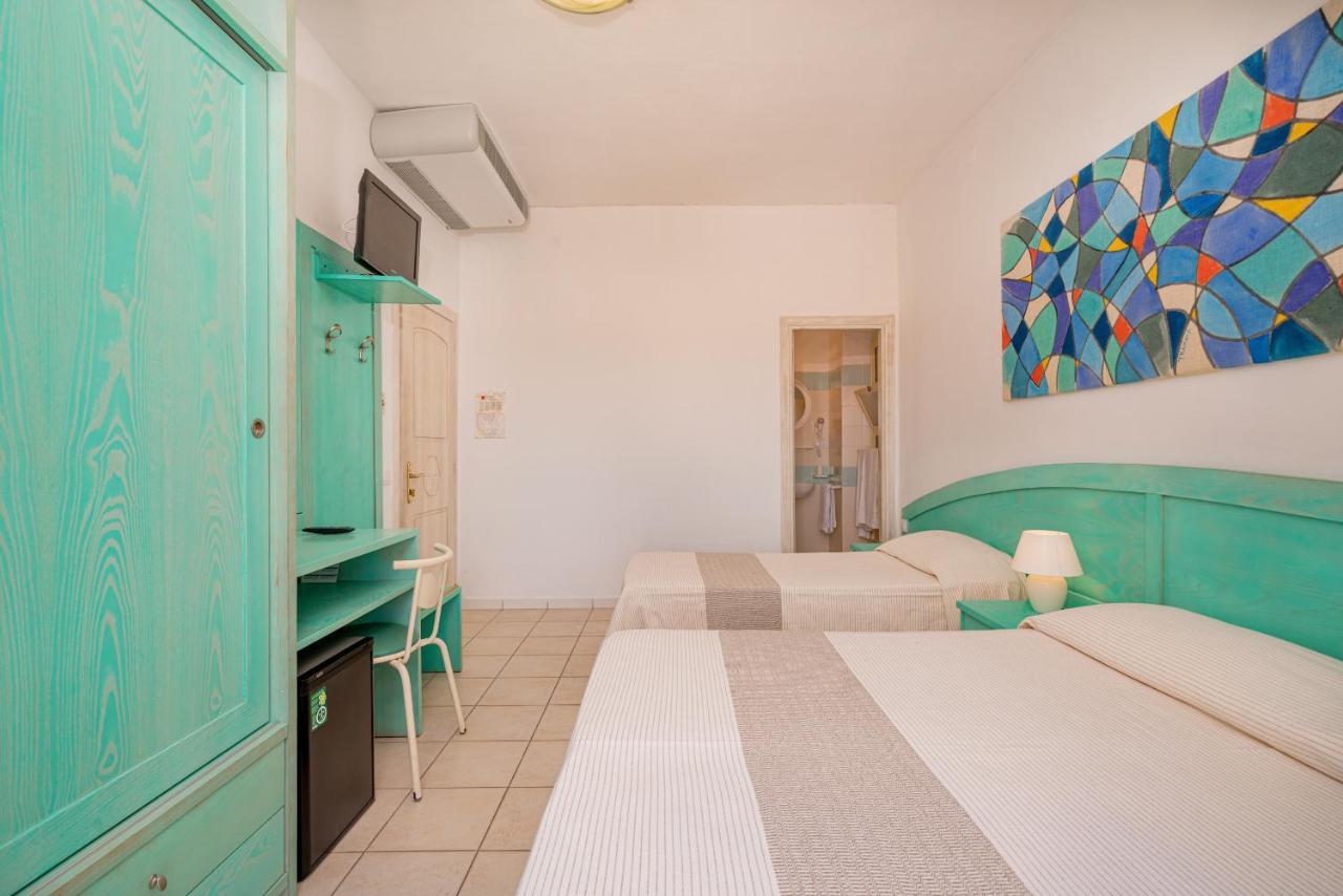 Hotel Marinaro Santa Teresa Gallura Extérieur photo