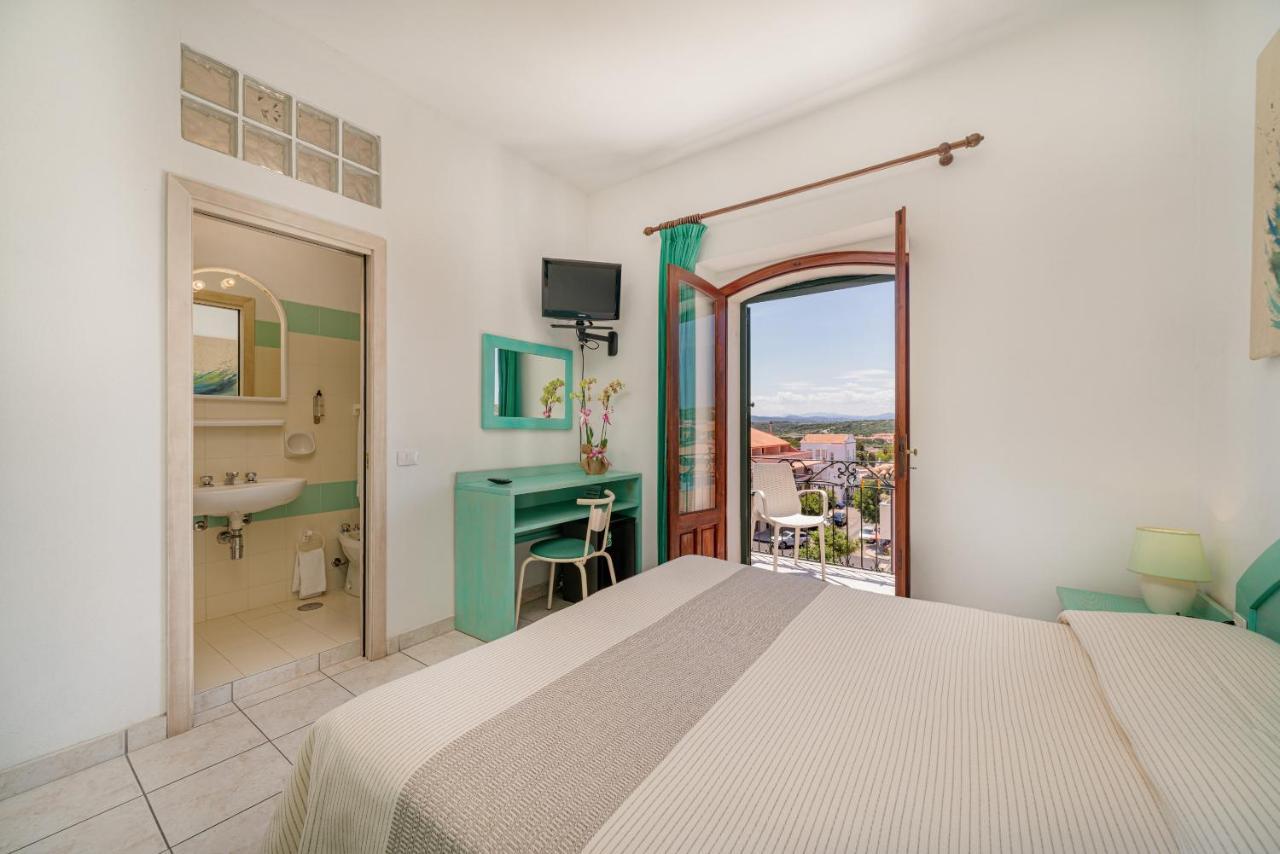 Hotel Marinaro Santa Teresa Gallura Extérieur photo