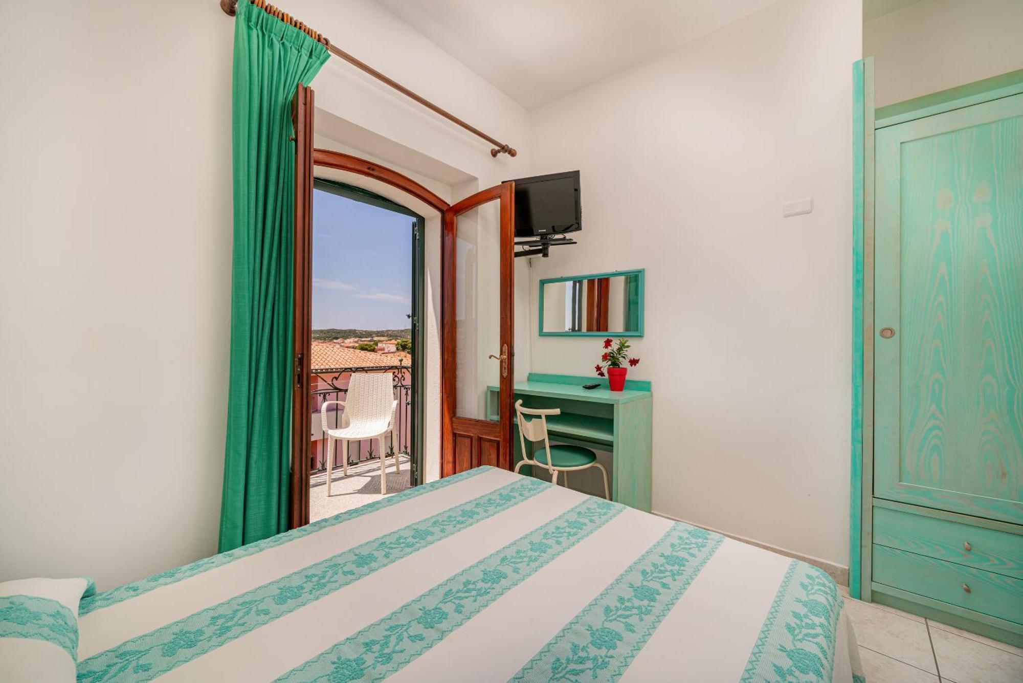 Hotel Marinaro Santa Teresa Gallura Extérieur photo